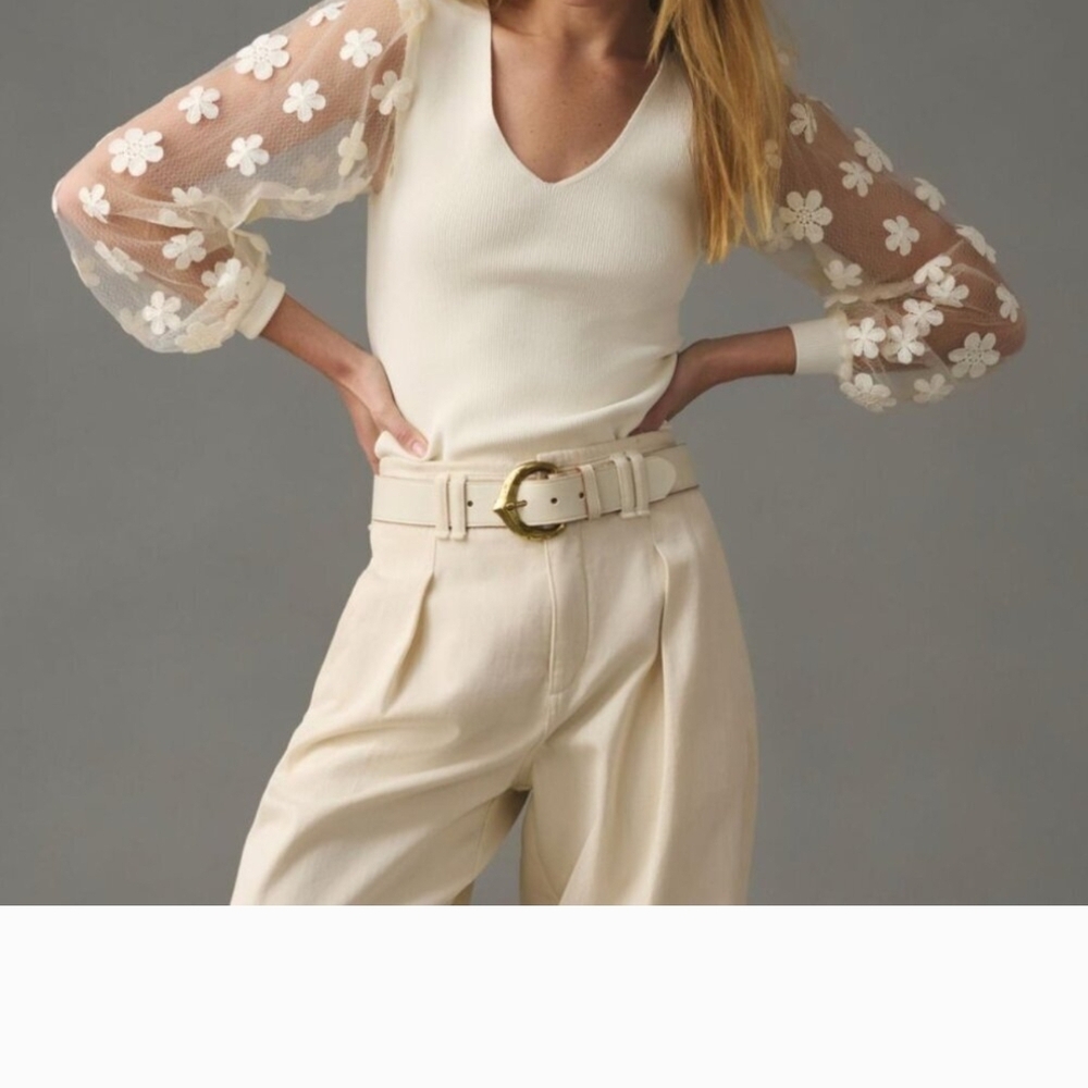 Sioni Milano Cream Crew Neck Sweater with 3D Flowers Sheer Sleeves Size S